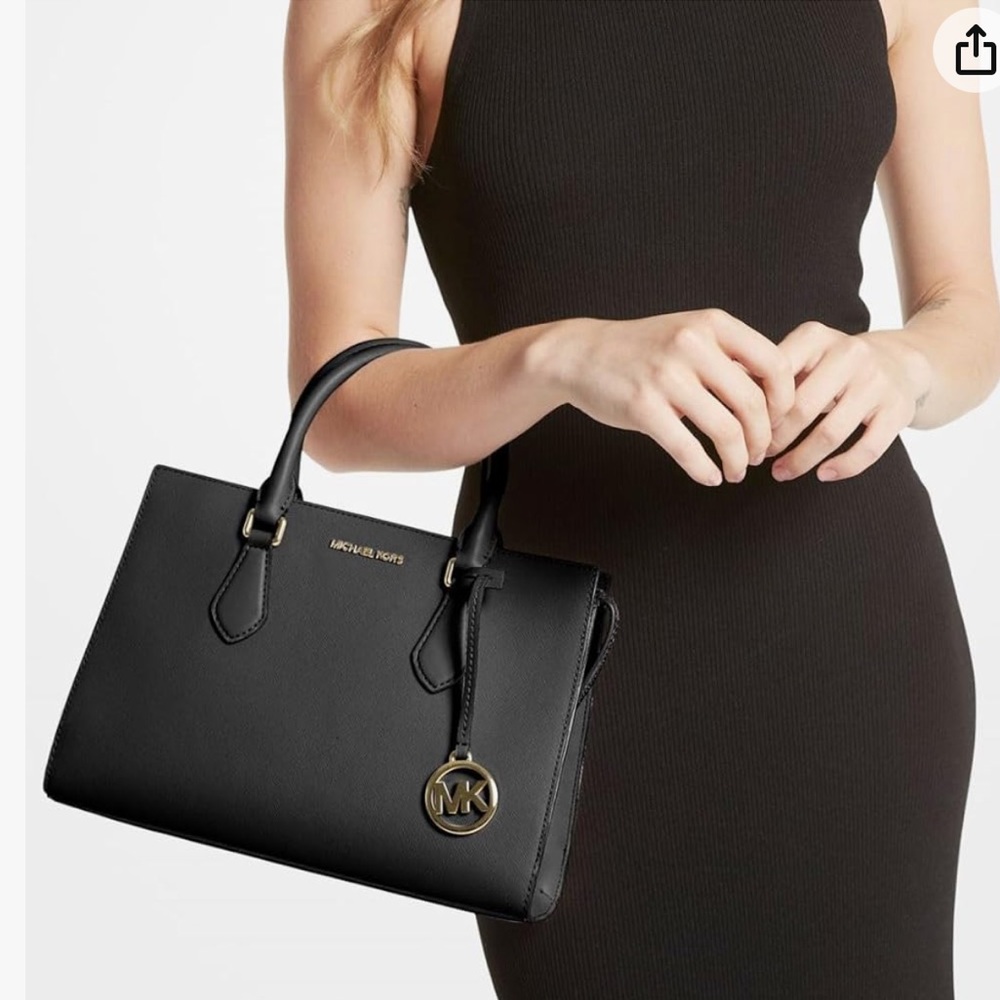 MICHAEL KORS SHEILA MEDIUM
CENTER ZIP SATCHEL CROSSBODY
BLACK COLOR - Picture 3 of 16